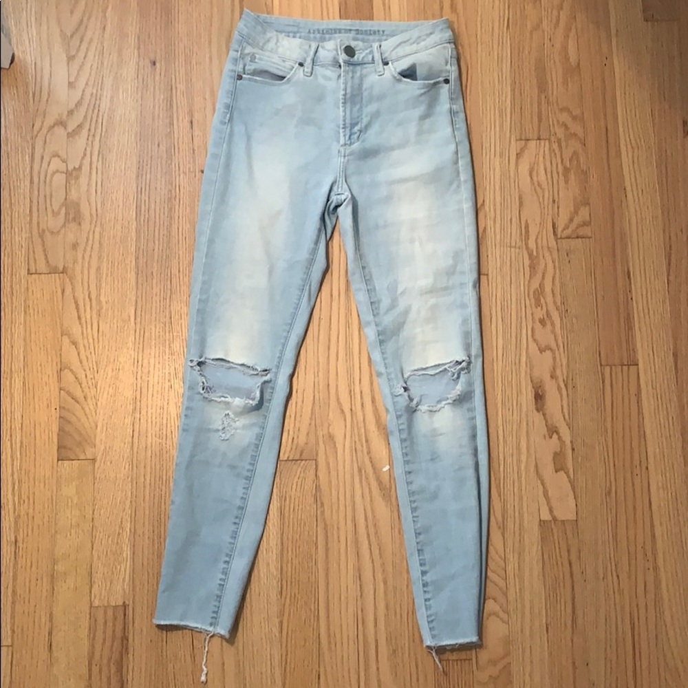 Light Wash distressed skinny jeans